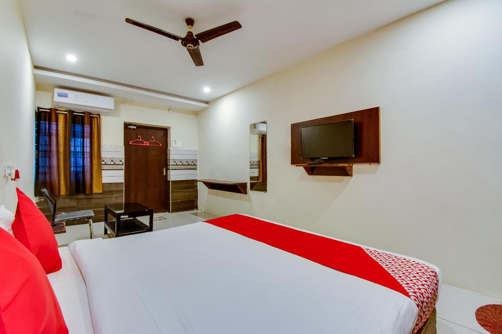Oyo Akshaya Nest Hotel Vijayawada Exterior photo